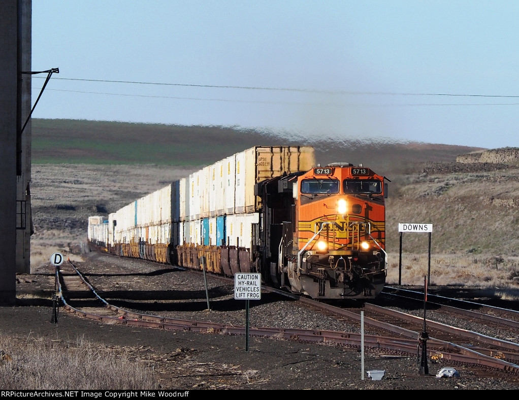 BNSF 5713